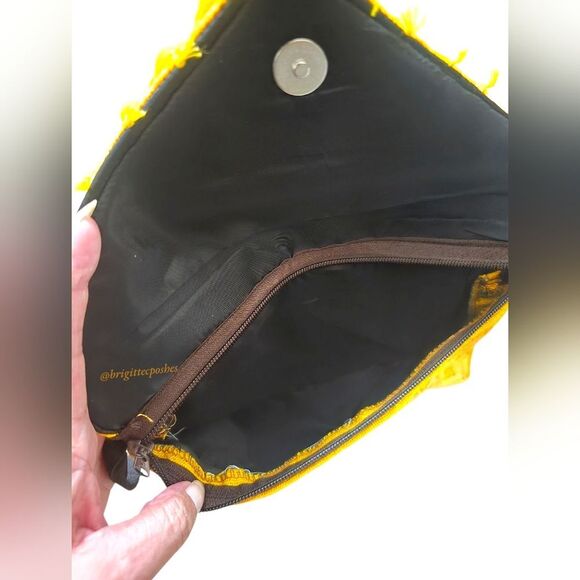 HANDMADE Mexican Embroidered Crossbody Bag - Picture 9 of 11